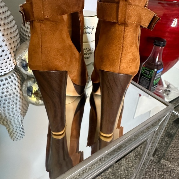 NWOT Brown heels 4 inches - Picture 7 of 8